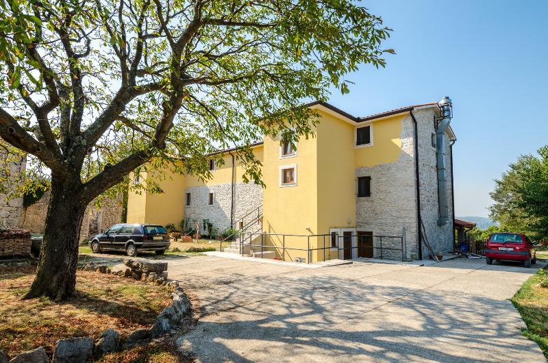 Villa Calussovo Ripenda Kras Ngoại thất bức ảnh